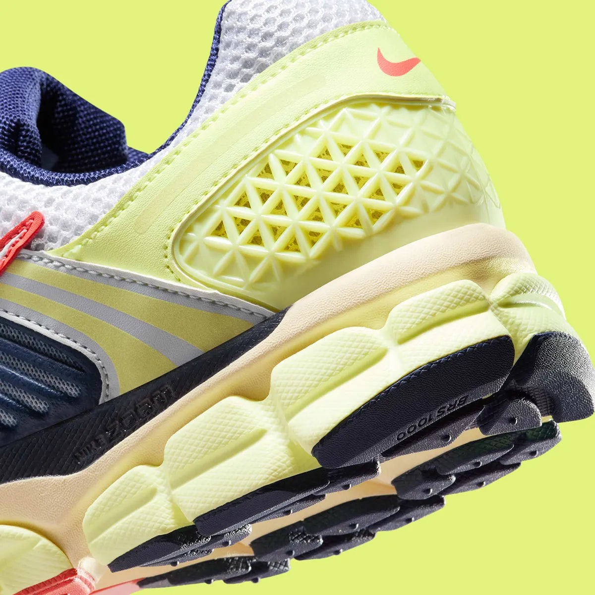 Nike Zoom Vomero 5 Volt Navy