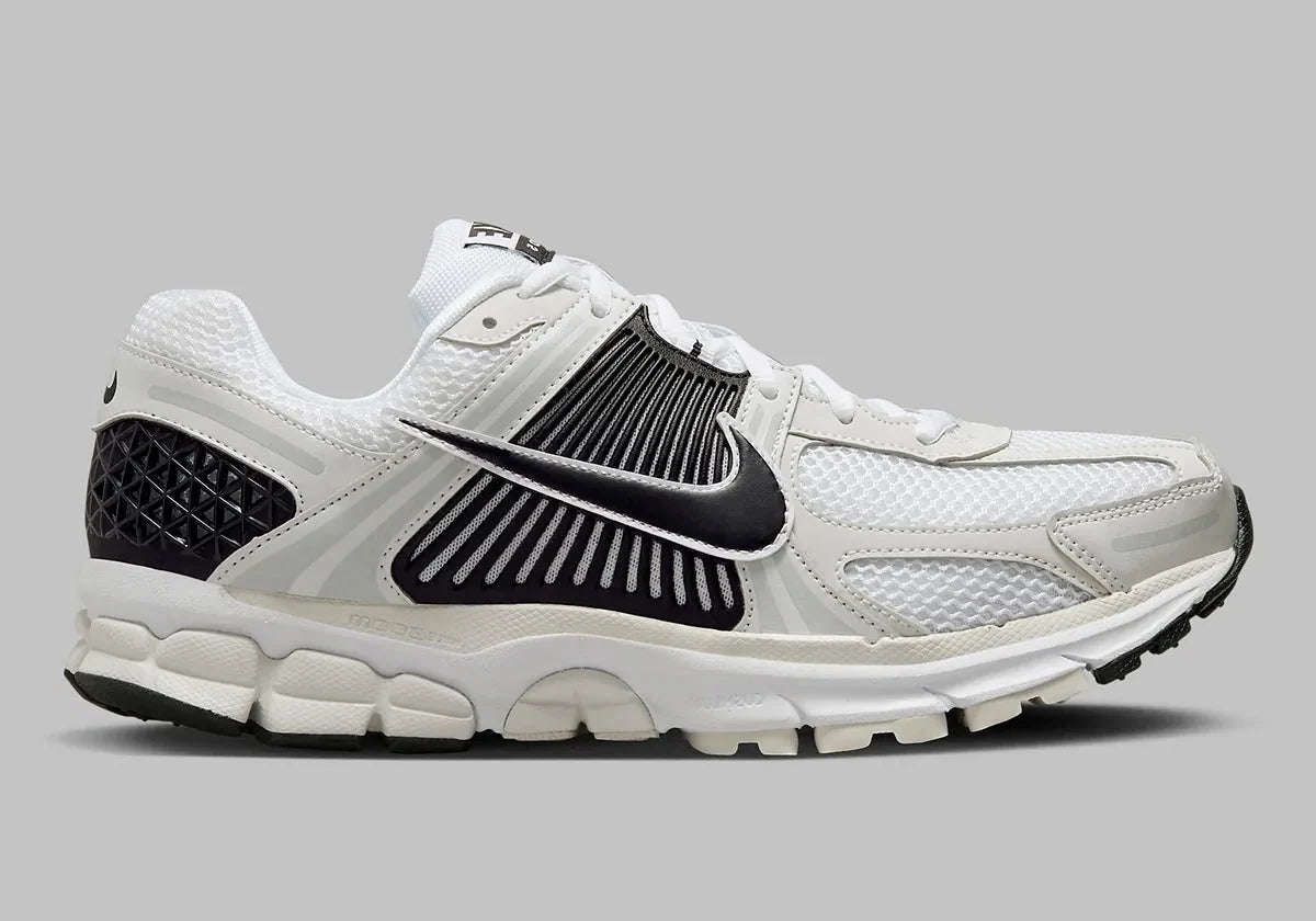 Nike Zoom Vomero 5 White Black