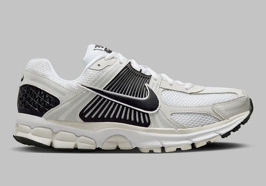 Nike Zoom Vomero 5 White Black